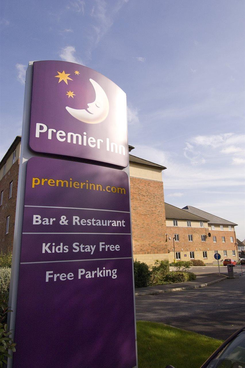 Premier Inn Slough Exterior foto